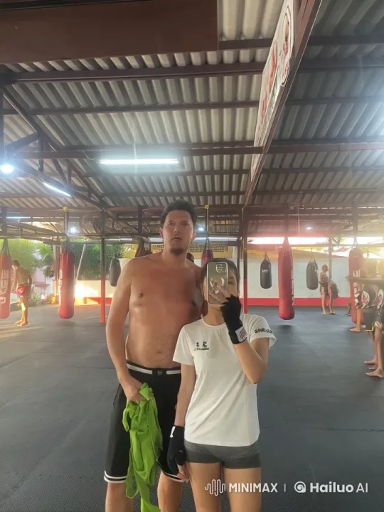 Martial Arts Training: Dynamic Pair Showcasing Skills – AI Generated Video | Hailuo AI