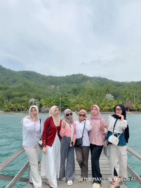 Women Perform Impromptu Kungfu on Tropical Pier – AI Generated Video | Hailuo AI