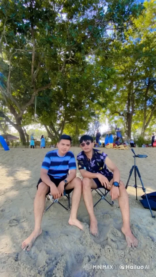 Casual Beachwear Kung Fu Sparring Session – AI Generated Video | Hailuo AI