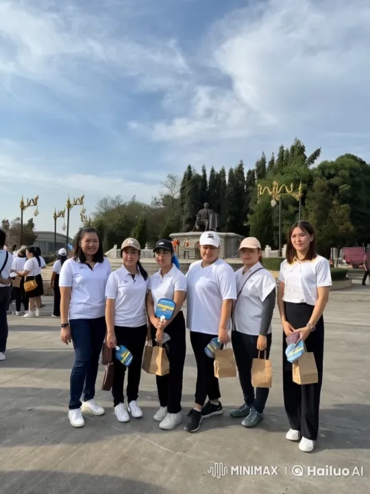 Six People Practicing Kung Fu in a Park Setting – AI Generated Video | Hailuo AI