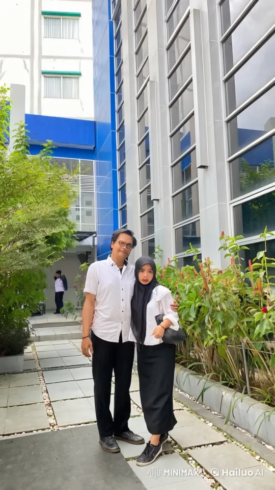 Couple Practicing Martial Arts in Modern Urban Setting – AI Generated Video | Hailuo AI