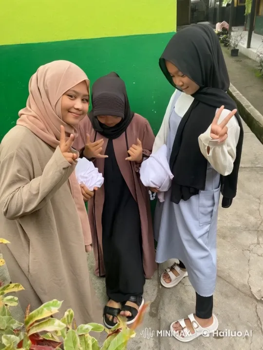 Traditional and Casual Attire Kungfu Trio Performance – AI Generated Video | Hailuo AI