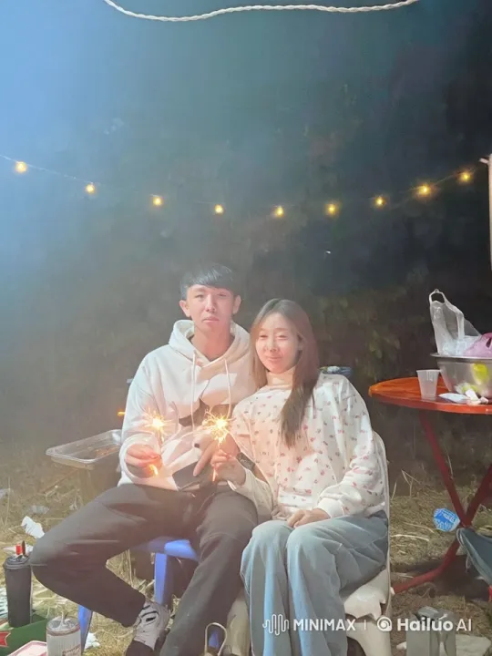 Couple's Dynamic Kung Fu Display Under the Stars – AI Generated Video | Hailuo AI