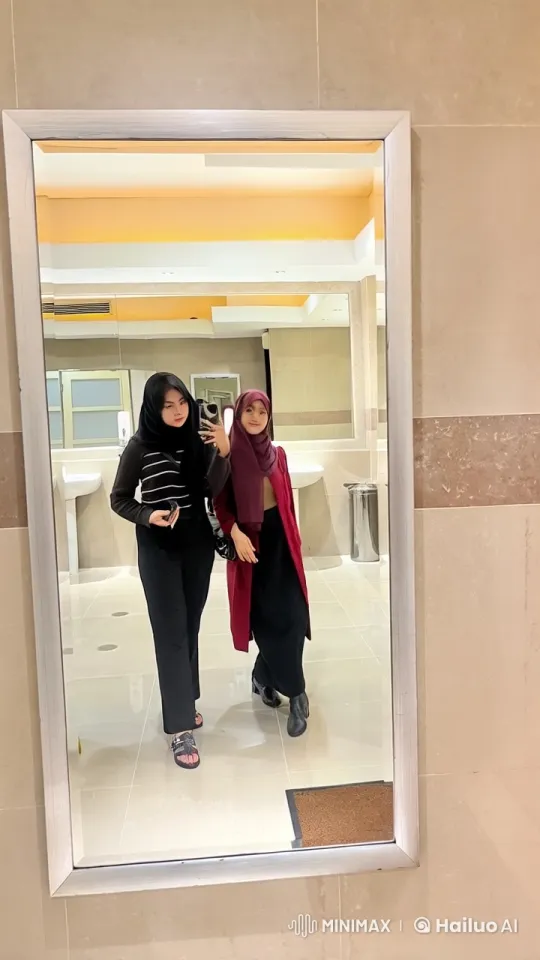 Stylish Women's Kung Fu Fight in Modern Restroom – AI Generated Video | Hailuo AI