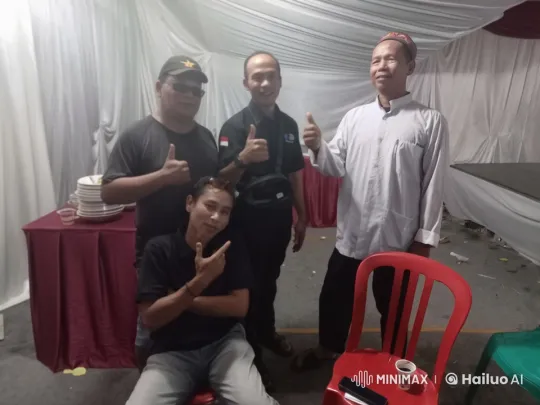 Cheerful Group Poses with Live2D Animation – AI Generated Video | Hailuo AI