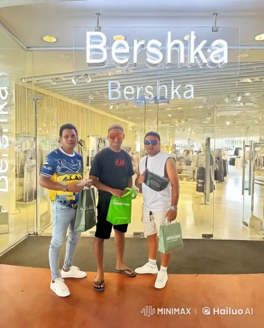 Friends Transform into Kung Fu Fighters in Bershka Storefront – AI Generated Video | Hailuo AI
