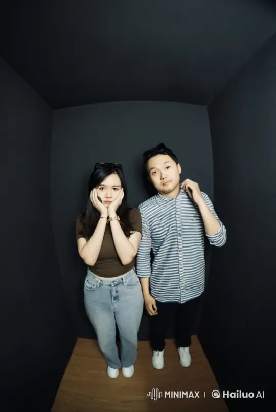 Young Couple Practices Wing Chun in Small Room – AI Generated Video | Hailuo AI