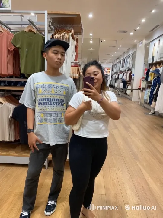 Friends Display Kung Fu Skills in Clothing Store – AI Generated Video | Hailuo AI