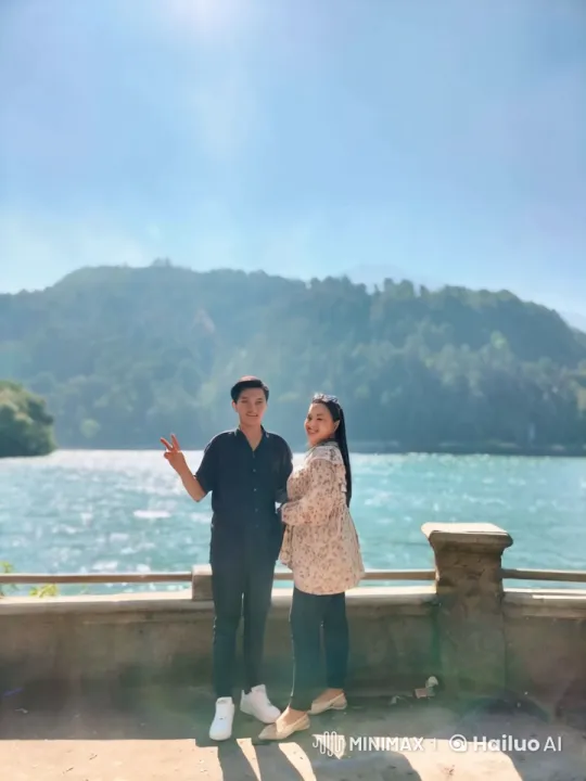 Couples' Kung Fu and Romantic Kiss by the Lake – AI Generated Video | Hailuo AI