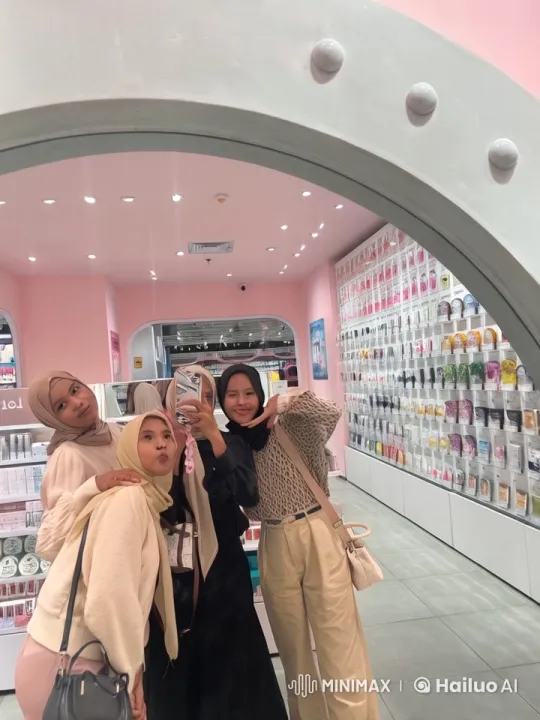 Stylish Girls Perform Impromptu Kung Fu in Modern Store – AI Generated Video | Hailuo AI
