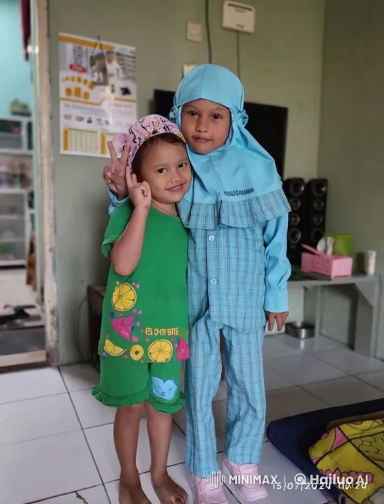 Children Display Martial Arts Skills in Playful Practice Session – AI Generated Video | Hailuo AI