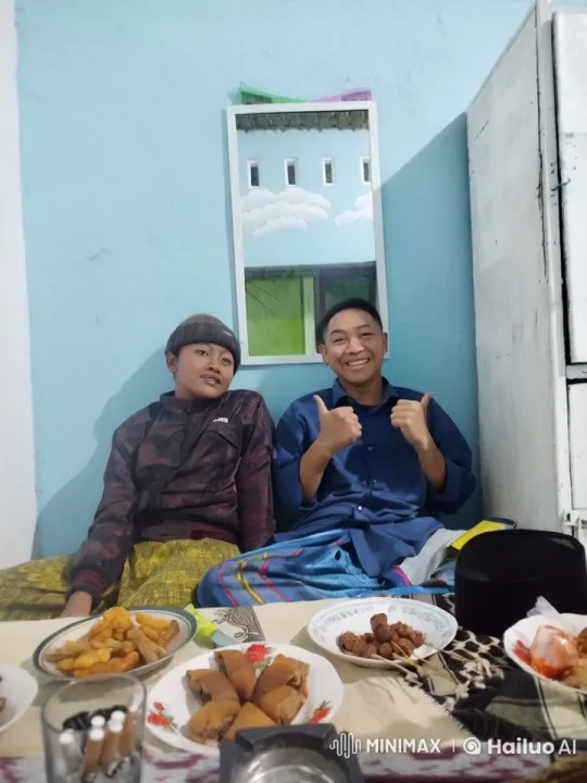 Couple Showcases Impressive Kung Fu on Bed Amidst Food – AI Generated Video | Hailuo AI