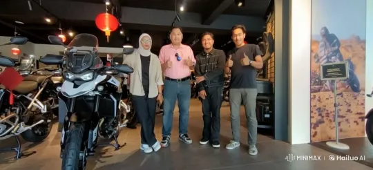 Martial Arts Display in Motorcycle Showroom – AI Generated Video | Hailuo AI