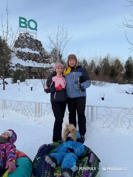 Family Performs Kung Fu in Snowy Winter Wonderland – AI Generated Video | Hailuo AI