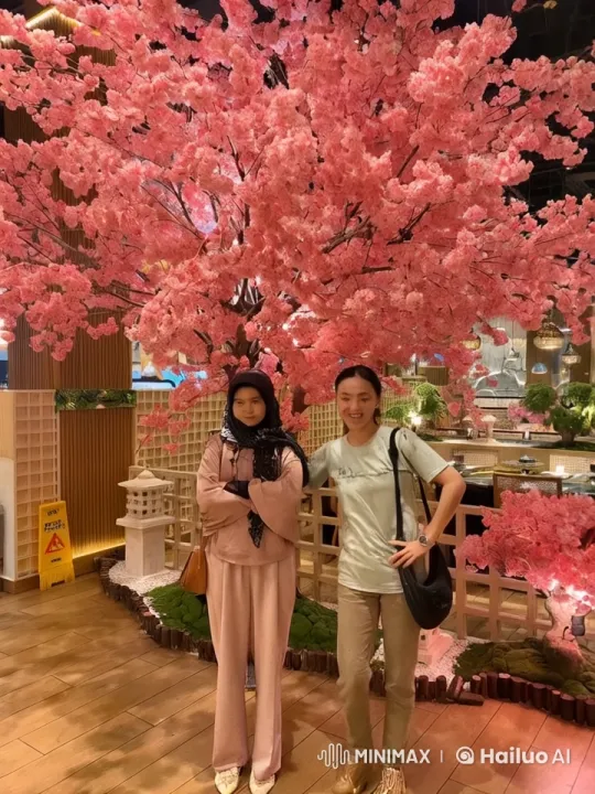 Kungfu Fight in Indoor Cherry Blossom Setting – AI Generated Video | Hailuo AI