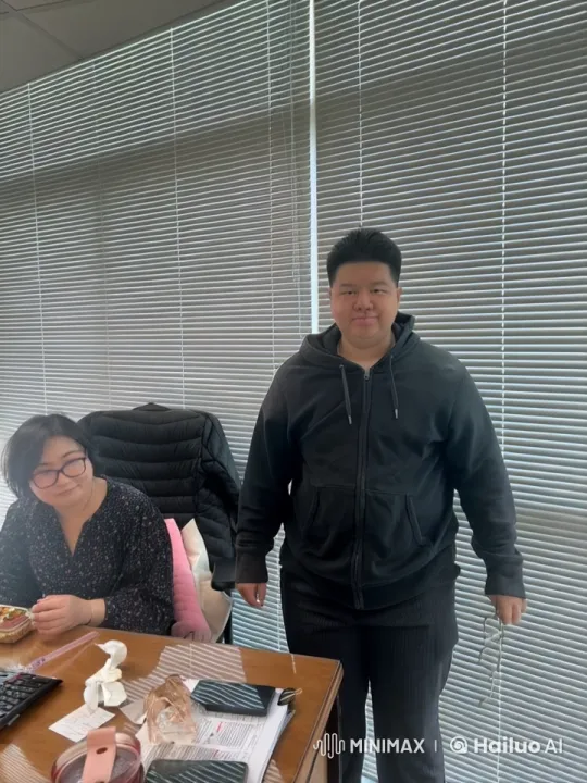 Office Setting: Man Performs Martial Arts – AI Generated Video | Hailuo AI