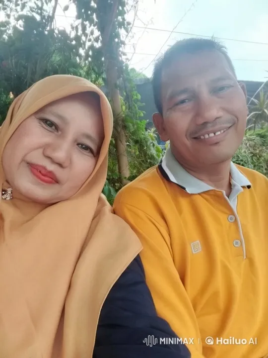 Couple Argues Over Finances in Peaceful Garden Setting – AI Generated Video | Hailuo AI