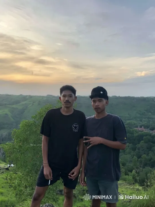 Kungfu Fighters Showcase Skills in Scenic Sunset Setting – AI Generated Video | Hailuo AI