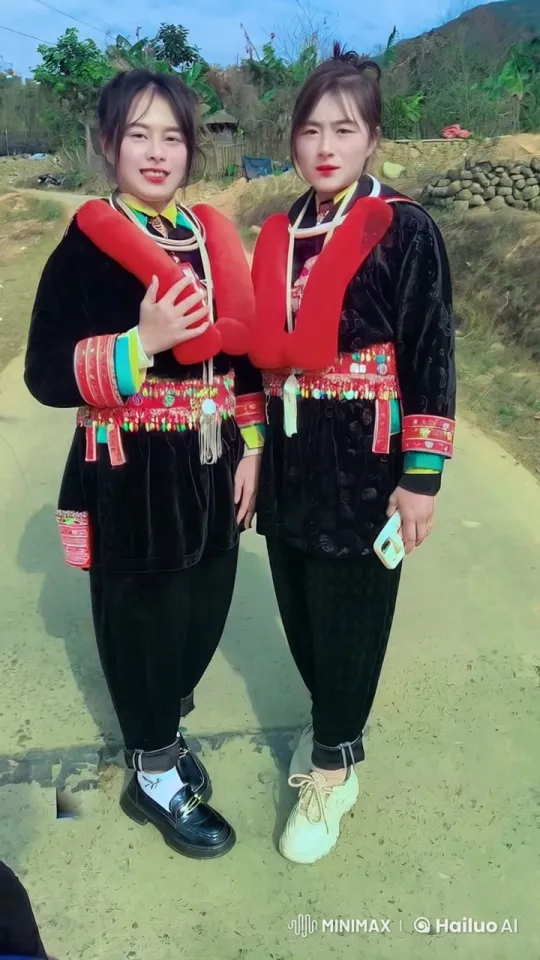 Rural Martial Artists in Traditional Attire Demonstrate Skills – AI Generated Video | Hailuo AI