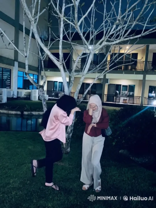 Nighttime Kungfu Sparring Between Two Women – AI Generated Video | Hailuo AI