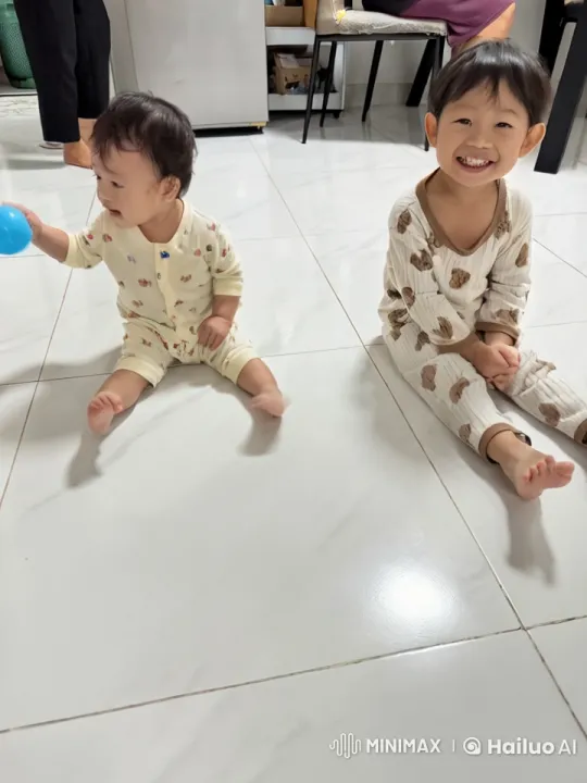 Imaginative Kung Fu Battle Between Two Children in Kitchen – AI Generated Video | Hailuo AI