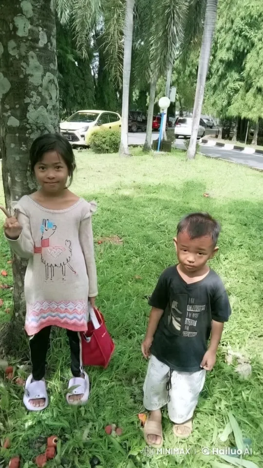 Children Practicing Kung Fu in a Lush Setting – AI Generated Video | Hailuo AI
