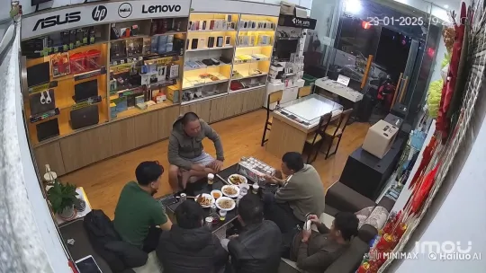 Fight Breaks Out in Calm Hardware Store Setting – AI Generated Video | Hailuo AI