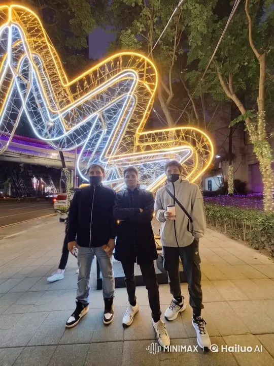 Young Men Showcase Kungfu Skills in Neon-Lit Night Scene – AI Generated Video | Hailuo AI