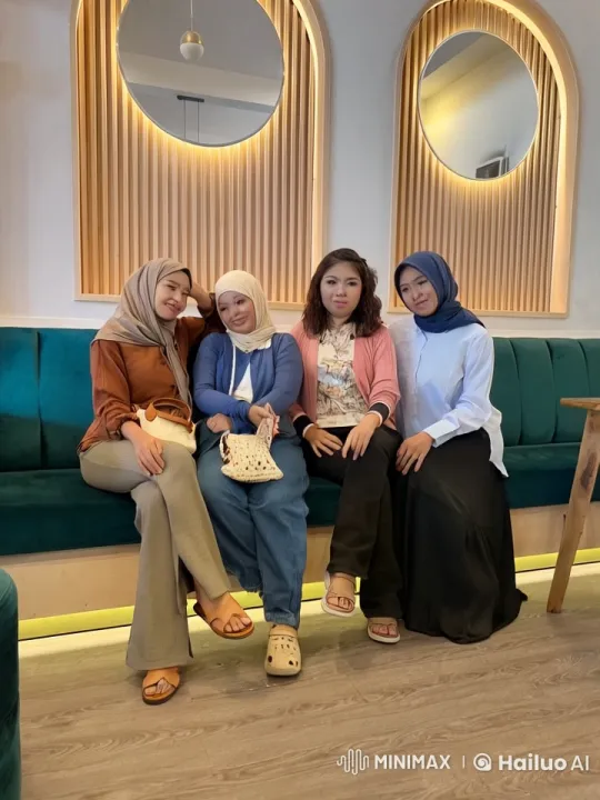 Women Display Graceful Kungfu on Modern Velvet Bench – AI Generated Video | Hailuo AI