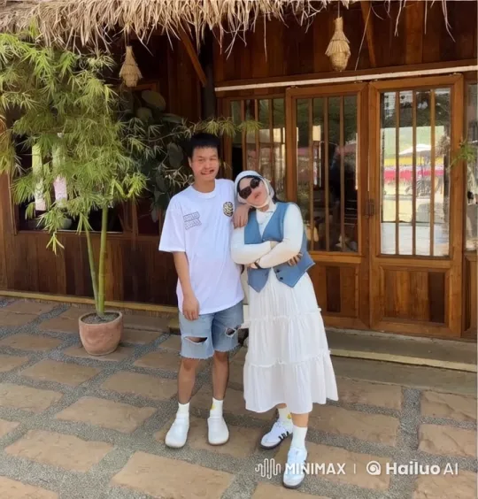 Rustic Setting: Two Individuals Practicing Kung Fu – AI Generated Video | Hailuo AI