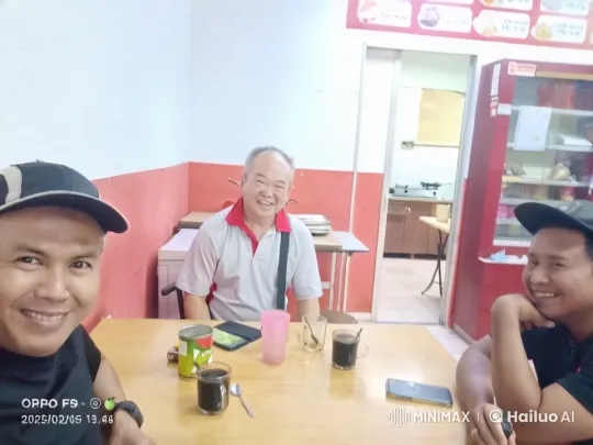 Kungfu Kick Jump Display in Casual Eatery Setting – AI Generated Video | Hailuo AI