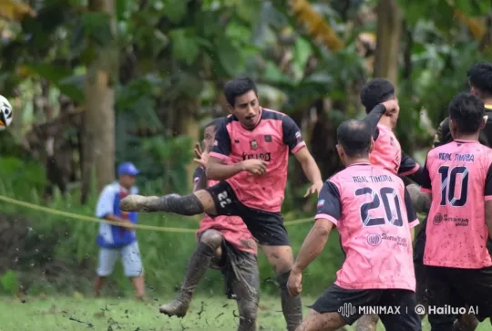 Muddy Soccer Match: Real Timora's Intense Play – AI Generated Video | Hailuo AI