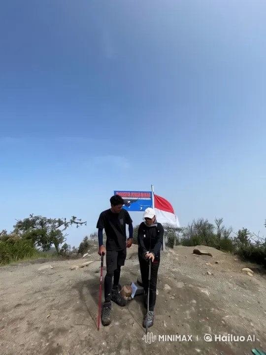 Indonesian Hikers Perform Kungfu on Puncak Rajawali Summit – AI Generated Video | Hailuo AI