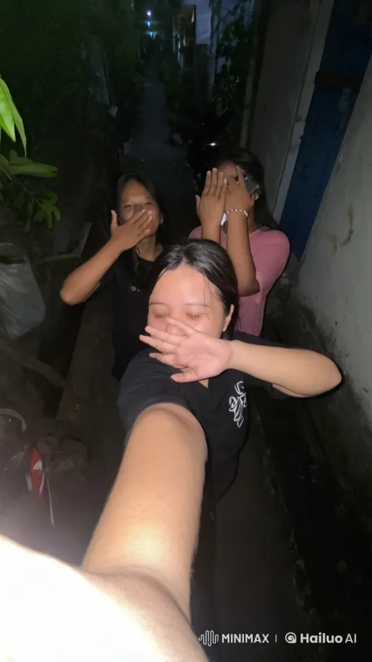 Traditional Kungfu Practice in Alley at Night – AI Generated Video | Hailuo AI