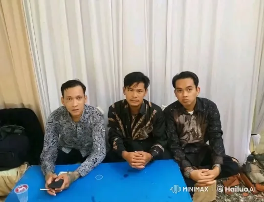 Traditional Shirted Men Engage in Energetic Kung Fu Fight – AI Generated Video | Hailuo AI