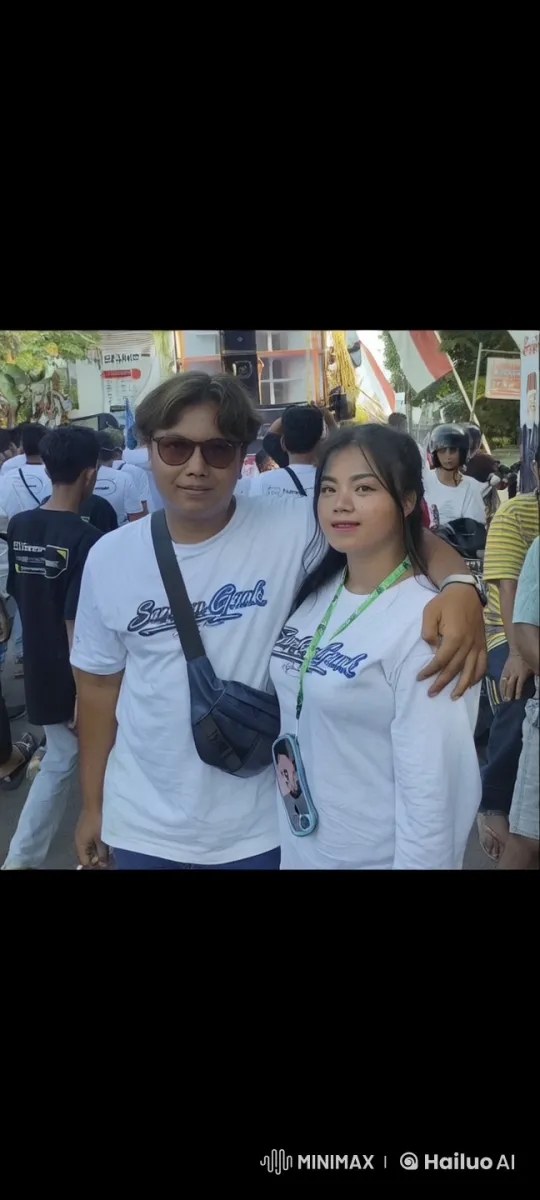 Sampan Gank: Kungfu Demo Amidst Festival Celebration – AI Generated Video | Hailuo AI