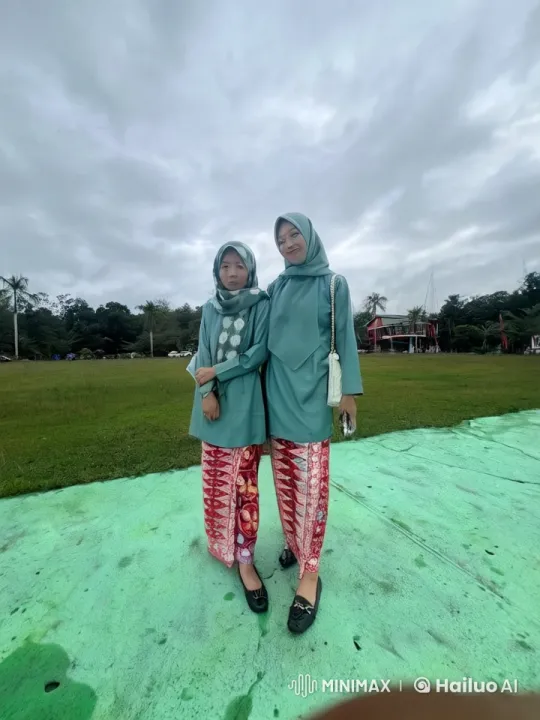 Young Women Practicing Kung Fu in Open Field – AI Generated Video | Hailuo AI