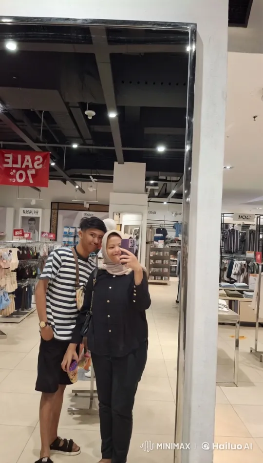 Clothing Store Kung Fu Battle: Striped Shirt vs. Hijab – AI Generated Video | Hailuo AI