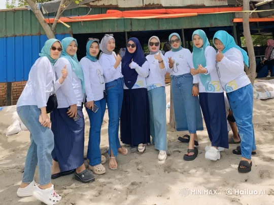 Women Practicing Kungfu on a Beach in Coordinated Outfits – AI Generated Video | Hailuo AI