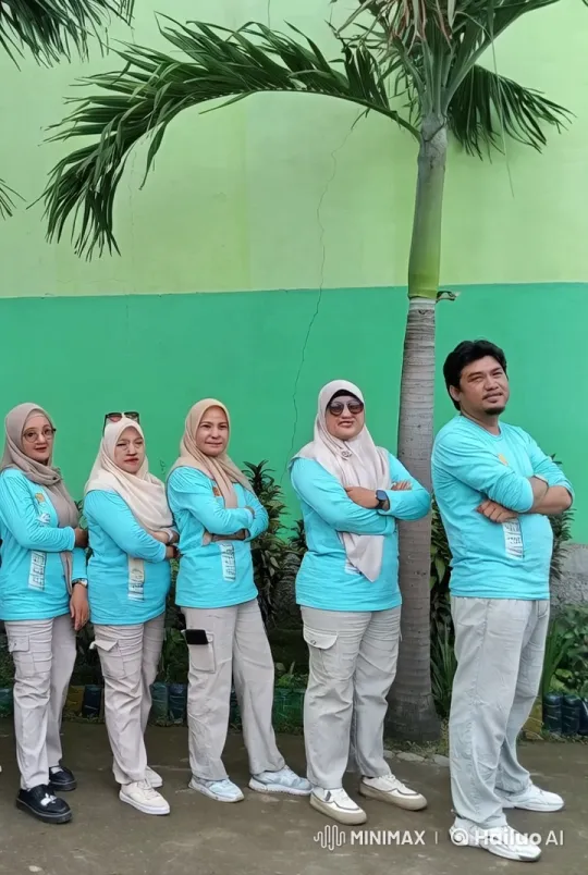 Unexpected Movement Disrupts Peaceful Group Photo – AI Generated Video | Hailuo AI