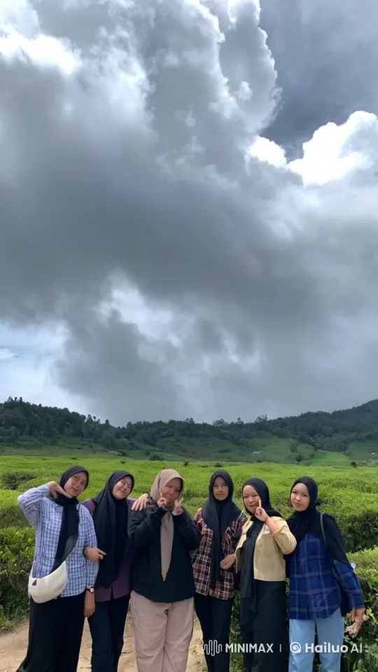 Women's Kung Fu Display in Dramatic Landscape – AI Generated Video | Hailuo AI