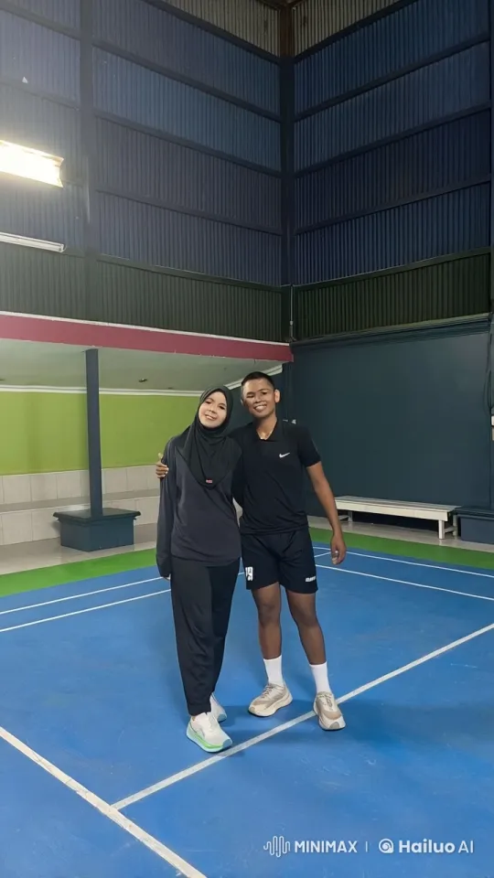 Indoor Sports Court: Kungfu Practitioners Demonstrate Mastery – AI Generated Video | Hailuo AI