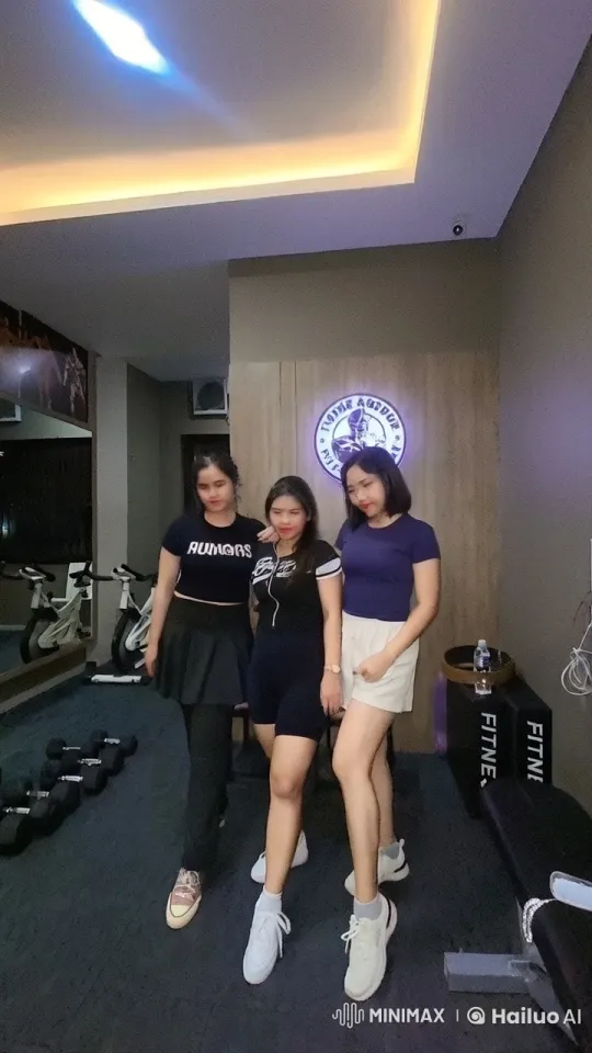 Energetic Kung Fu Session in Modern Gym – AI Generated Video | Hailuo AI