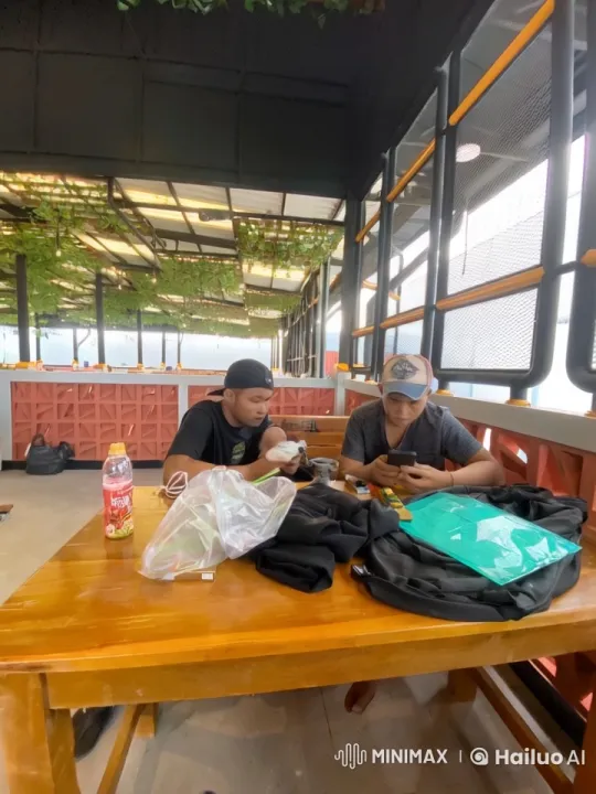 Unexpected Kung Fu Showdown in Outdoor Setting – AI Generated Video | Hailuo AI