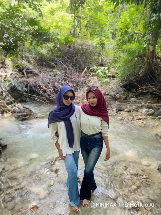 Women Perform Kung Fu in Tranquil Forest Setting – AI Generated Video | Hailuo AI