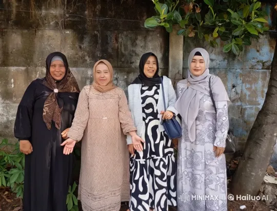 Four Women in Traditional Attire Stand Together – AI Generated Video | Hailuo AI