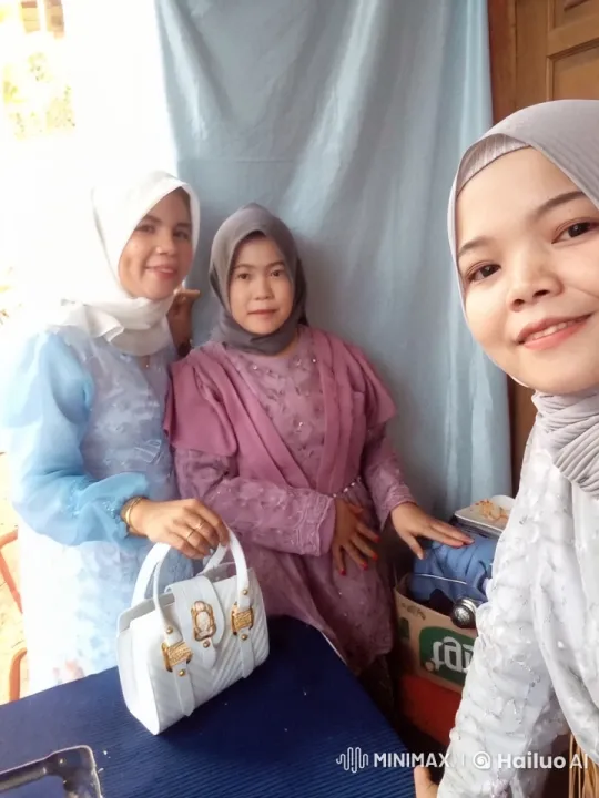 Girls in Hijabs Enjoy Playful Kung Fu Dance – AI Generated Video | Hailuo AI