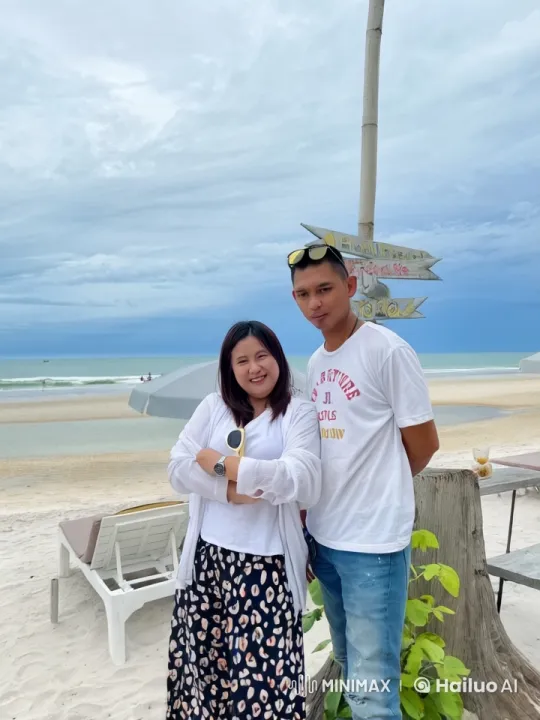 Couple Performs Intense Kung Fu Battle on Beach – AI Generated Video | Hailuo AI
