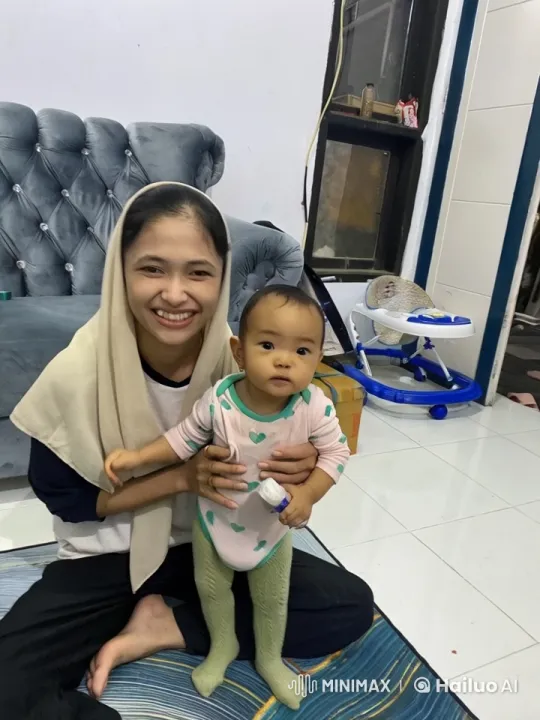 Baby Practices Wing Chun Martial Arts with Support – AI Generated Video | Hailuo AI