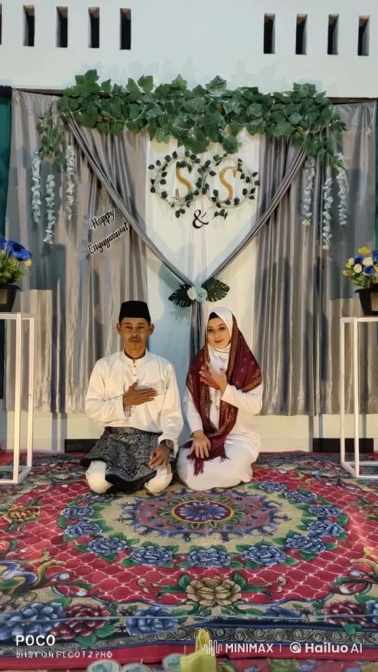 Traditional Attire Couple's Synchronized Kungfu Engagement Video – AI Generated Video | Hailuo AI